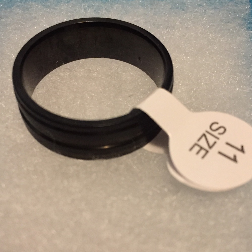 Titanium Black Ribbed Band - Picture 3 of 4